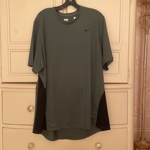 Mens Nike FITDRY Shortsleeve Breathable Shirt Olive Green & Black Size XXL
